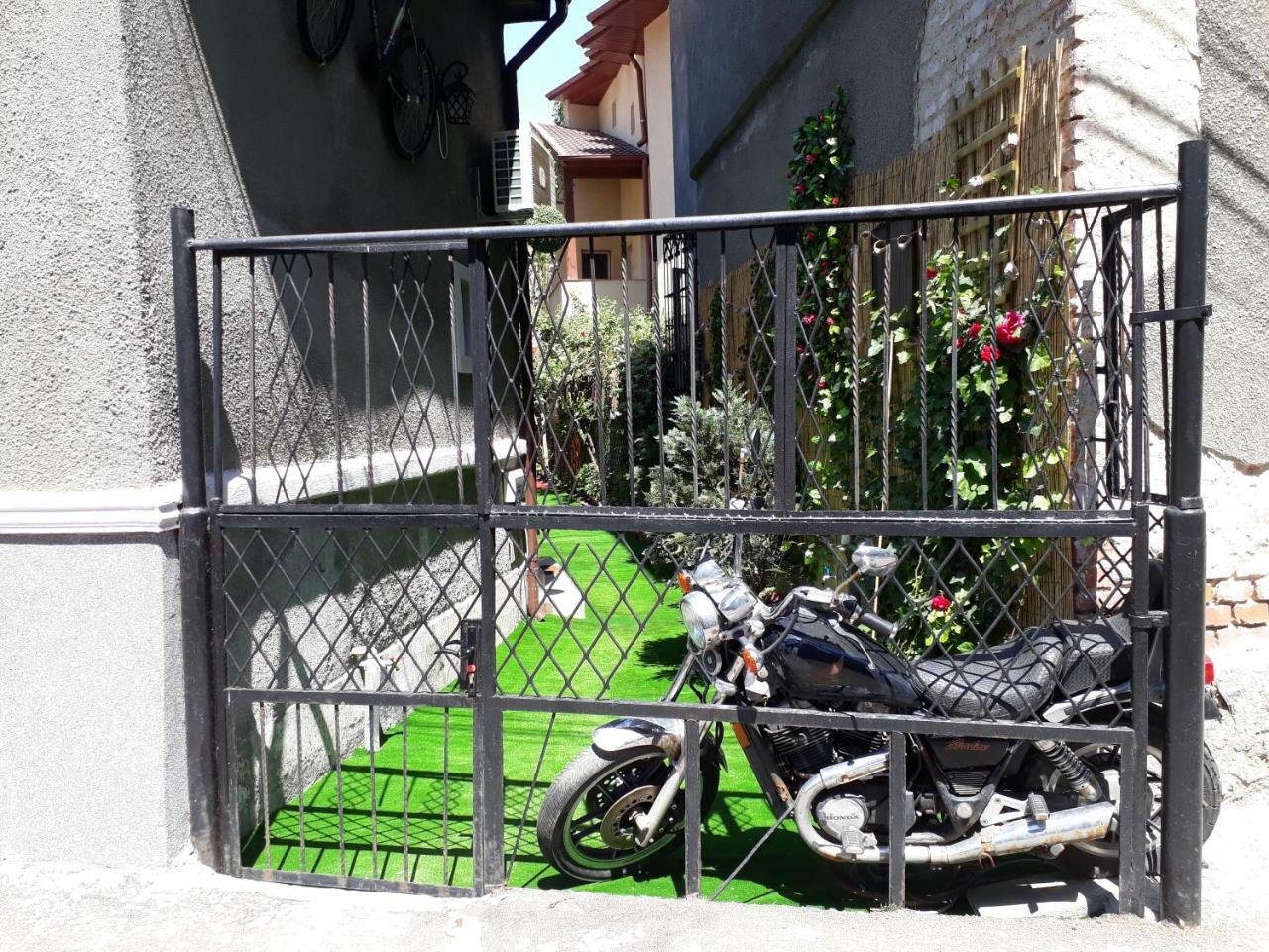 Motor House Unirii Hotel Bucureşti Exterior foto
